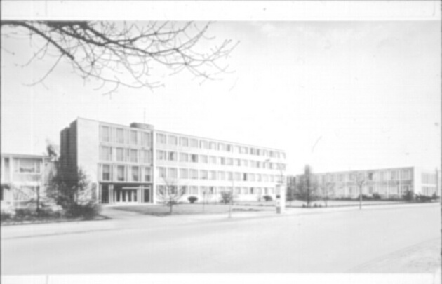 Die neue Geschäftsstelle mit dem zweiten Anbau im Jahr 1960