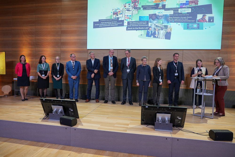 Auswahl von Preisträgerinnen und Preisträgern des Community Prize 2021 des Forums „Research in Germany“ 2022