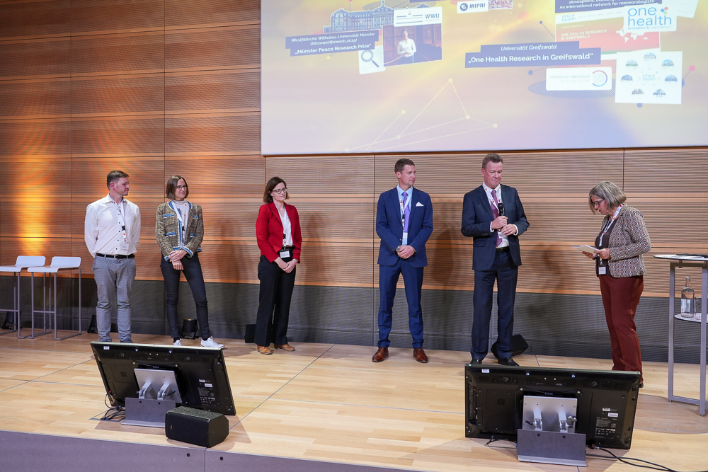 Selection of award winners of the 2019 and 2020 International Research Marketing ideas competitions at the “Research in Germany” forum in 2022.