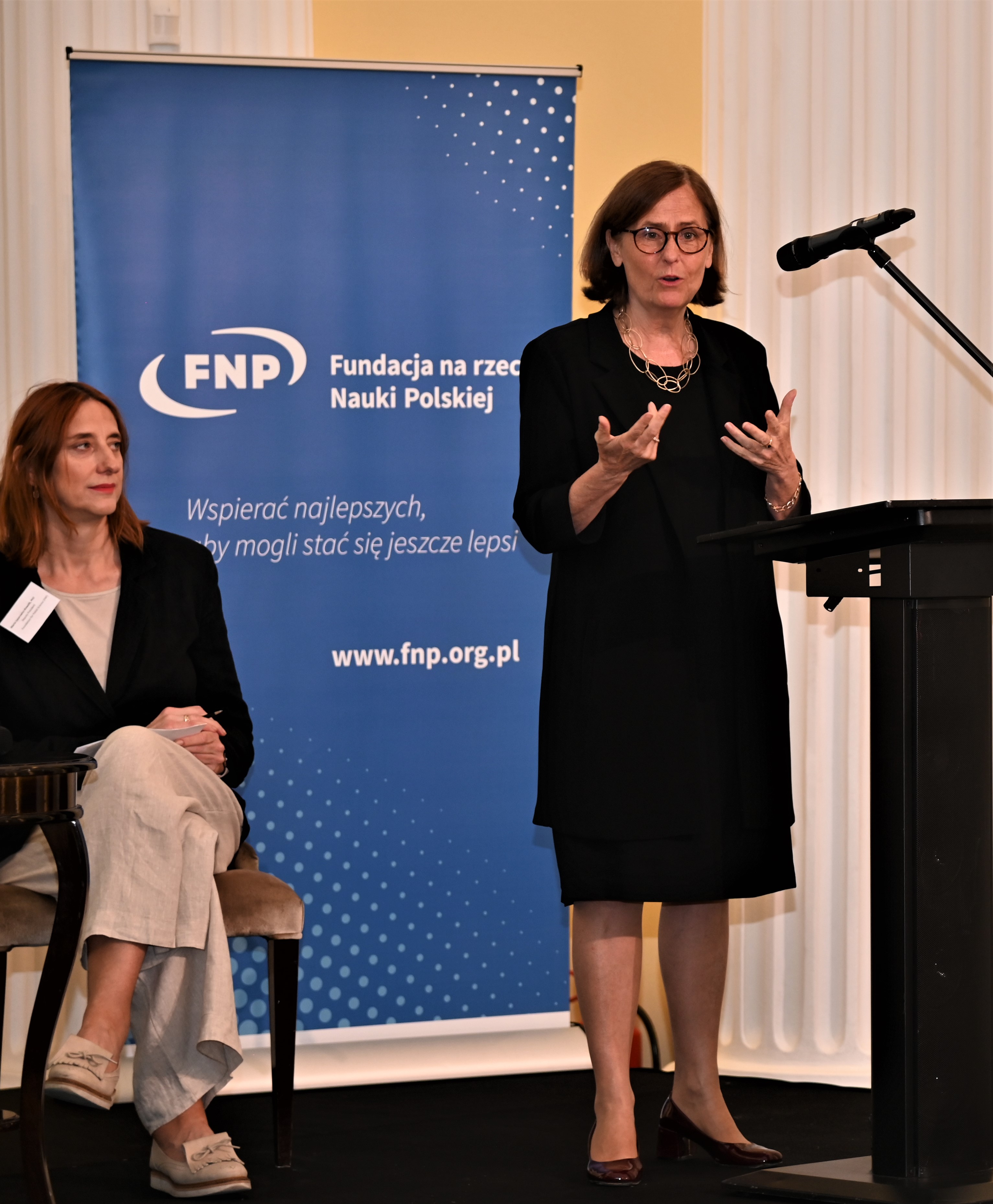 Impressionen des Vierten Polish-German Science Meeting: Dr. Katja Becker am Rednerpult