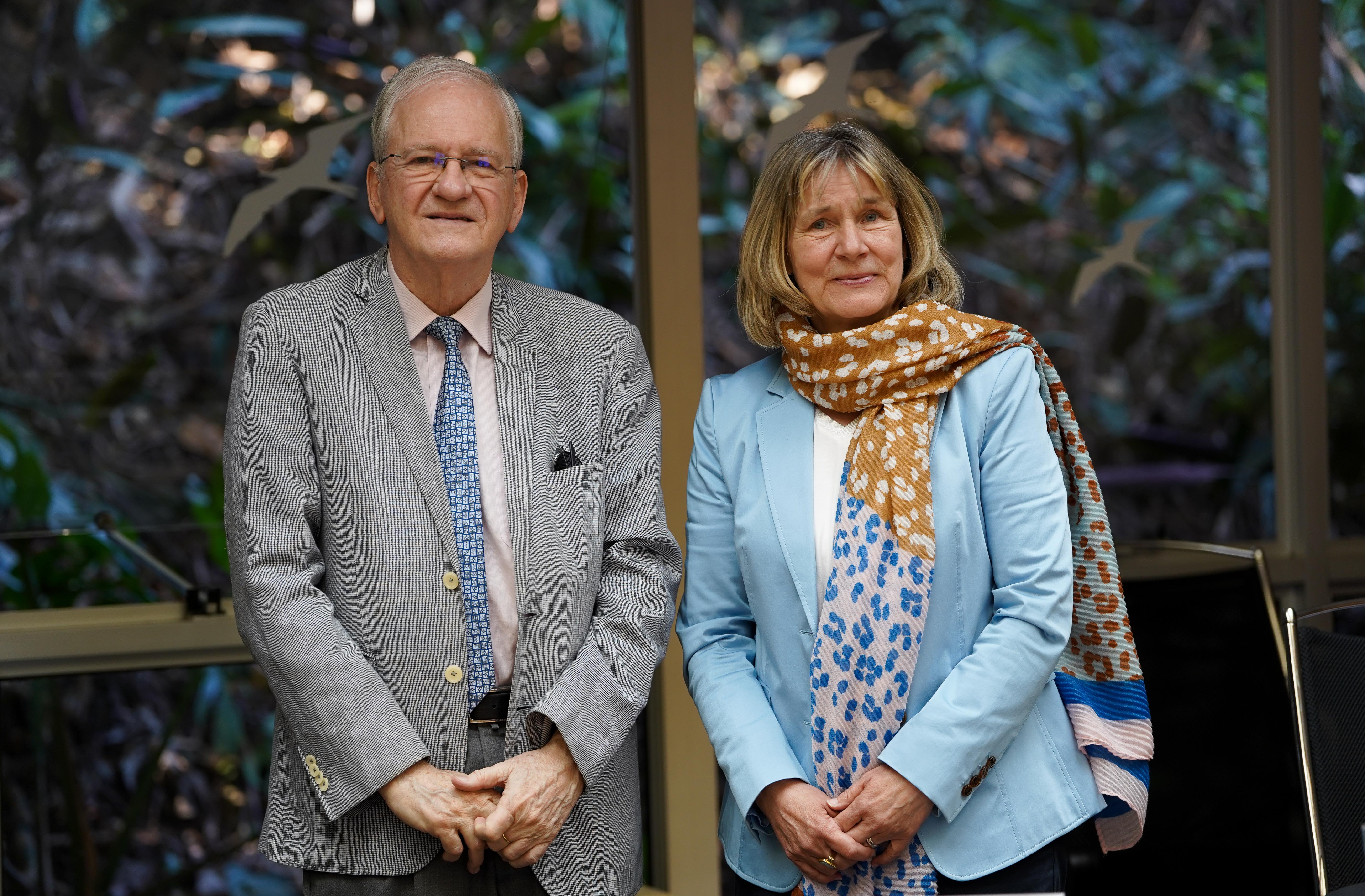 Prof. Dr. Marco Antonio Zago und Dr. Heide Ahrens posieren gemeinsam.