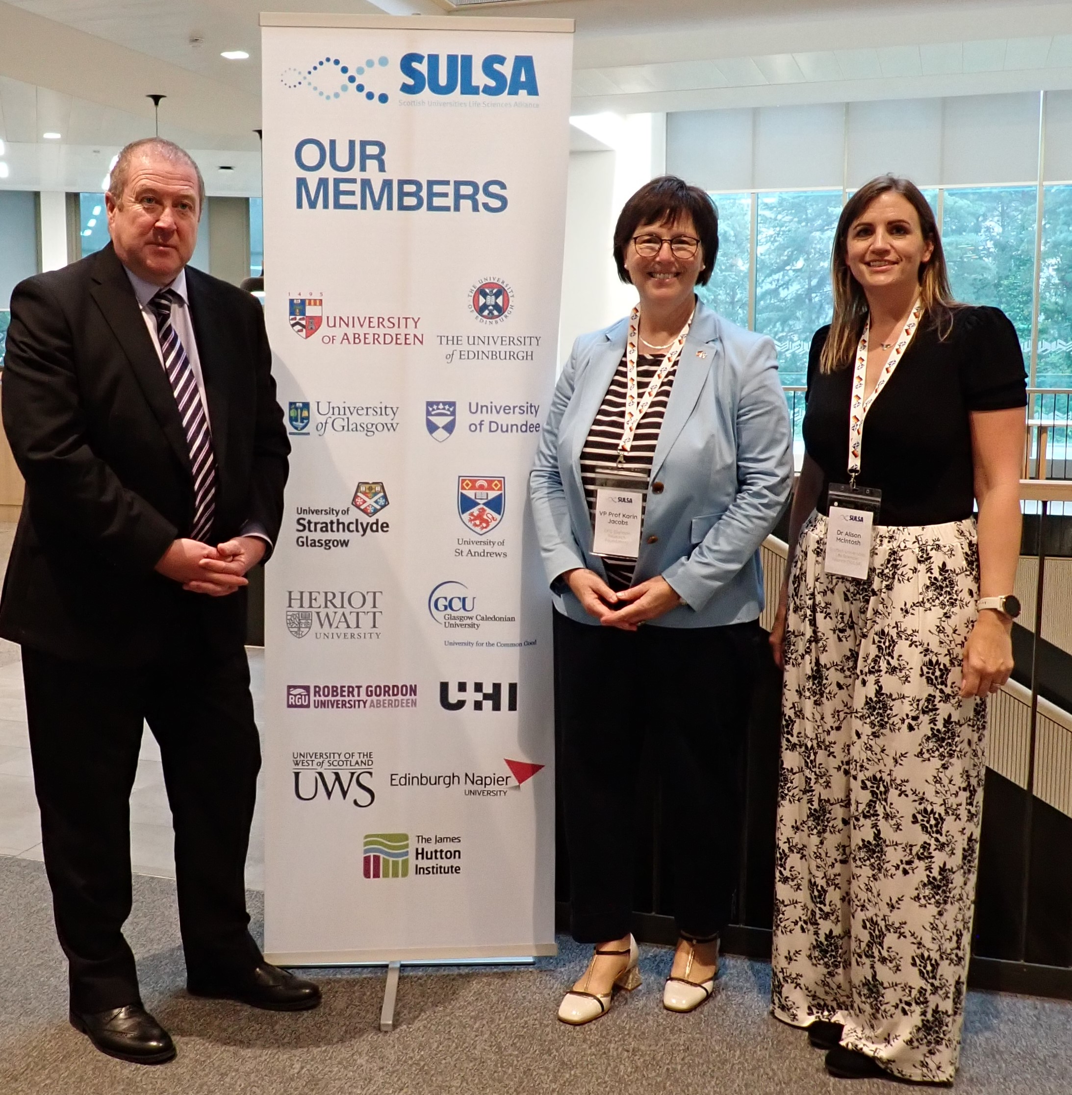 Prof. Dr. Jacobs met with the Minister for Higher and Further Education / Minister for Veterans, Graeme Dey, and Dr. Alison McIntosh of the Scottish Universities Life Sciences Alliance (SULSA).